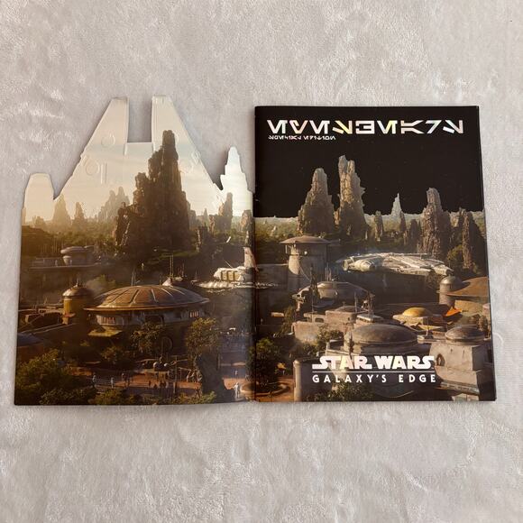 Star Wars Galaxys Edge Cast Member Exclusive Eyes & Ears Magazine Book Disney - Picture 3 of 7